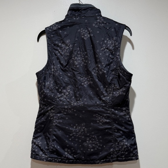 Mountain Hardwear Women’s Reversible Insulated Vest Small S Petite Gray Gorpcore - Picture 3 of 12